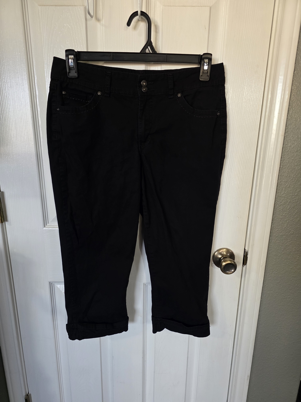 Bandolino Black Cropped Stretch Jeans
